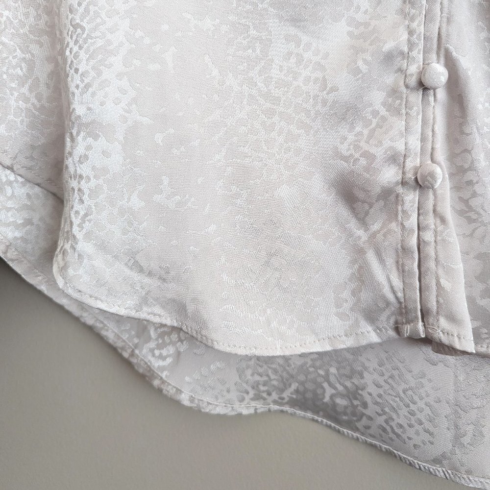 Torrid Ivory Jacquard Button Front Blouse - Picture 7 of 8